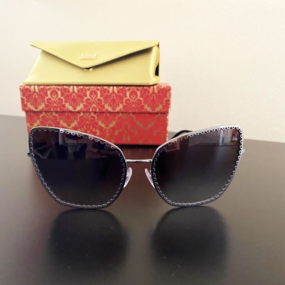 NWT Dolce & Gabbana Women's Genuine Sunglasses - Picture 2 of 4